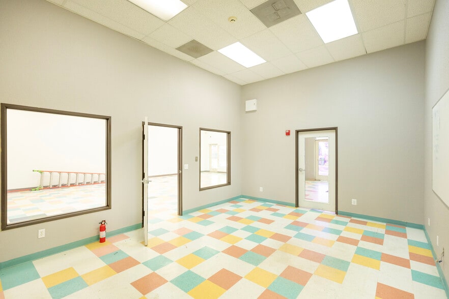 1112 D St, Sacramento, CA à louer - Photo intérieure – Image 2 sur 21