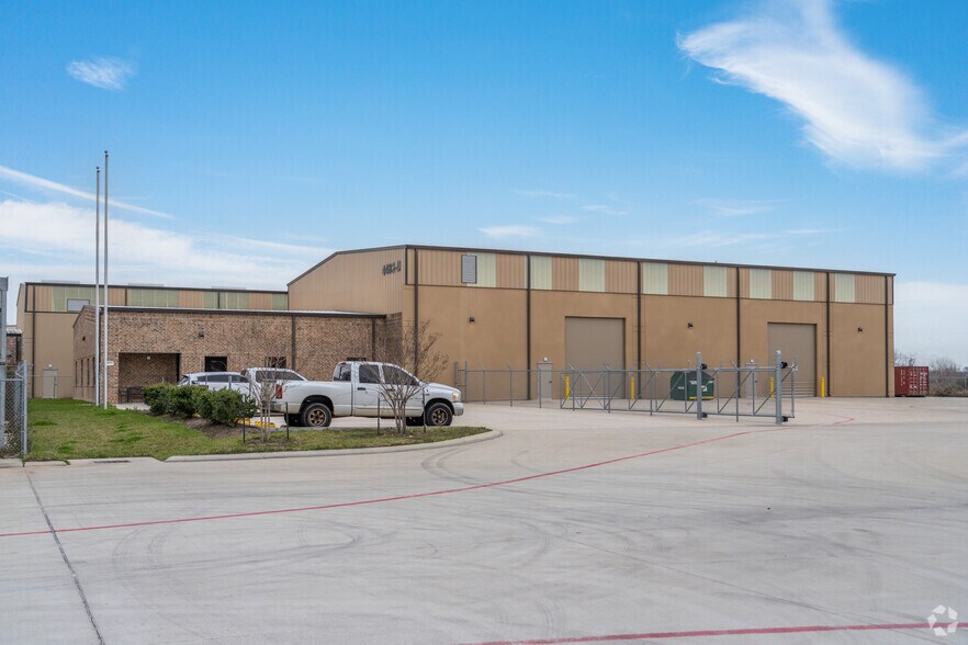 4482 Genoa Red Bluff, Houston, TX à louer - Photo de l’immeuble – Image 2 sur 5