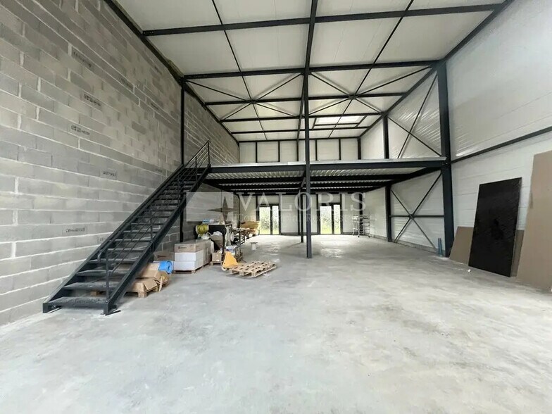 Local d'activités dans Trévoux à vendre - Photo de l’immeuble – Image 3 sur 6