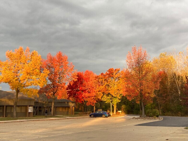 1245 S Cleveland Massillon Rd, Akron, OH à louer - Photo de l’immeuble – Image 2 sur 11