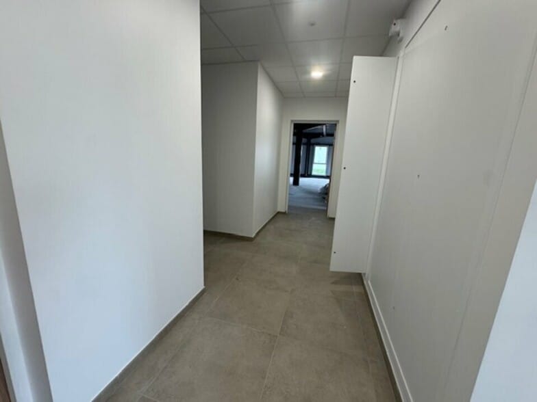 Bureau dans Villefranche-sur-Saône à vendre - Photo intérieure – Image 2 sur 3