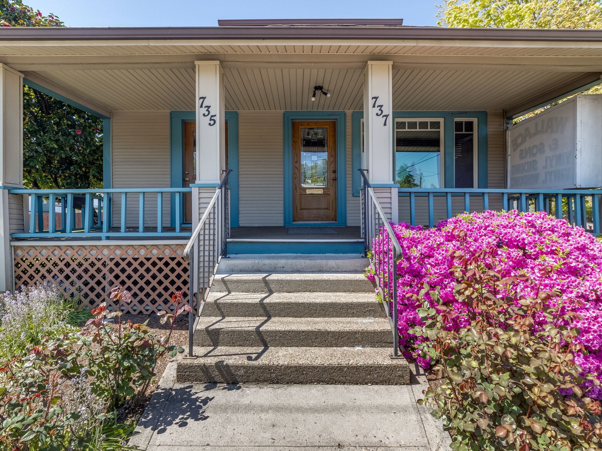 737 NW Adams St, McMinnville, OR à vendre Photo de l’immeuble– Image 1 sur 52