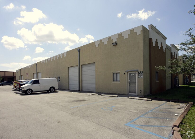 13401-13431 NW 47th Ave, Opa-locka, FL à vendre - Photo de l’immeuble – Image 3 sur 24