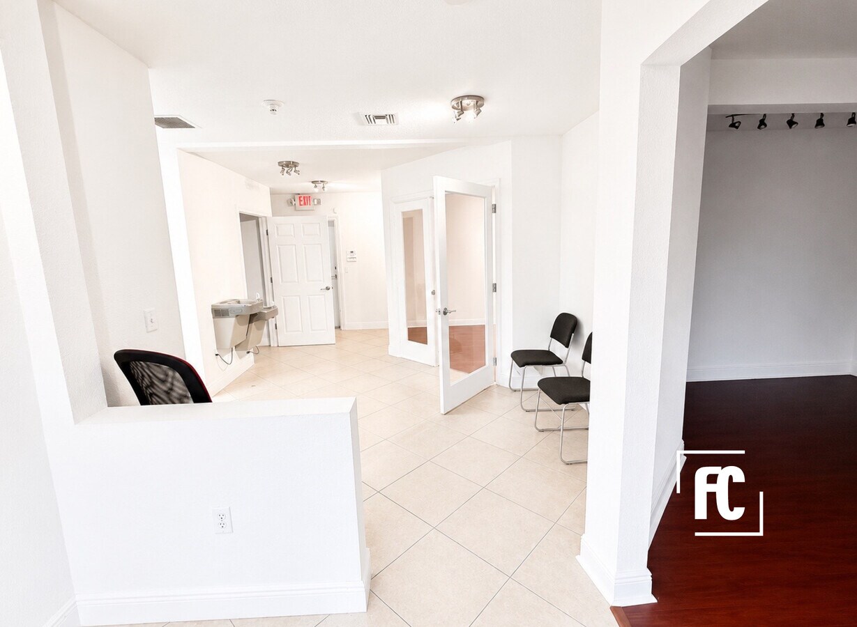 4287-4303 SW High Meadows Ave, Palm City, FL 34990 - Lot 4301 - - Photo intérieure - Image 2 of 15
