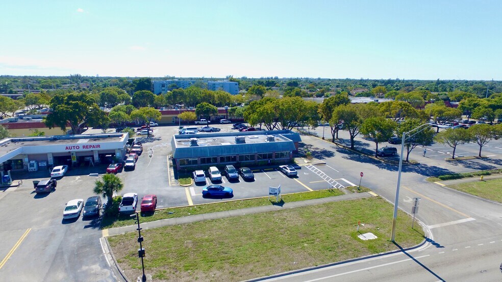 6096 W Oakland Park Blvd, Sunrise, FL à louer - Photo de l’immeuble – Image 3 sur 10
