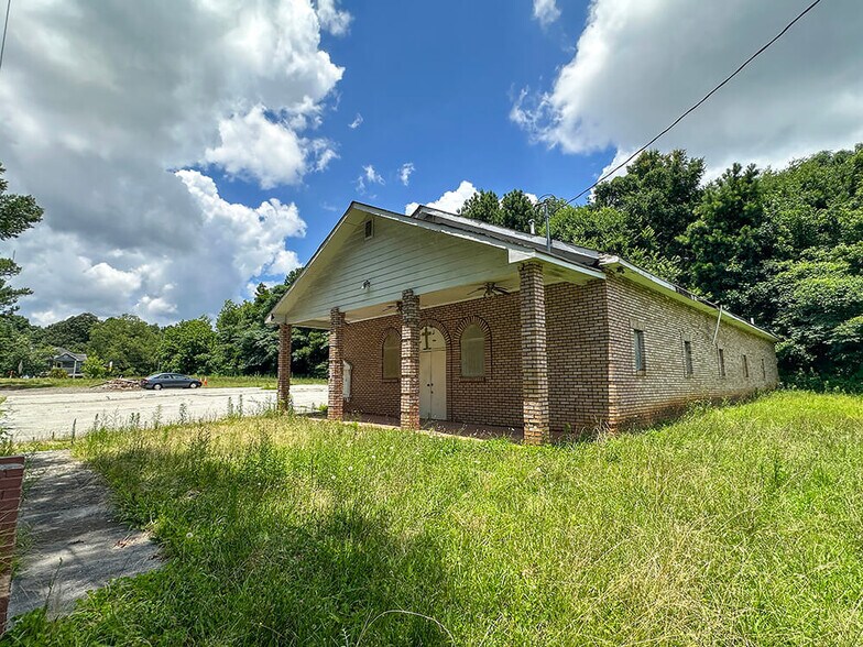 2589 James Dr NW, Atlanta, GA à louer - Photo de l’immeuble – Image 2 sur 13