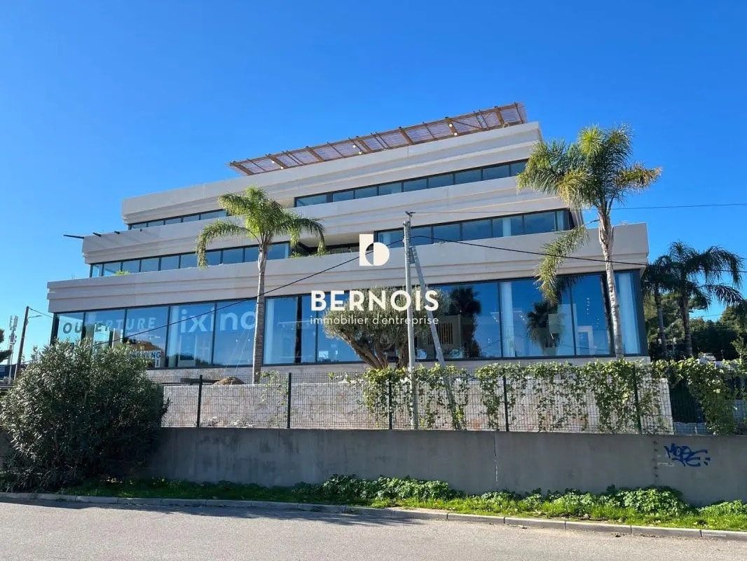 Bureau dans La Seyne-sur-Mer à louer Photo de l’immeuble– Image 1 sur 18