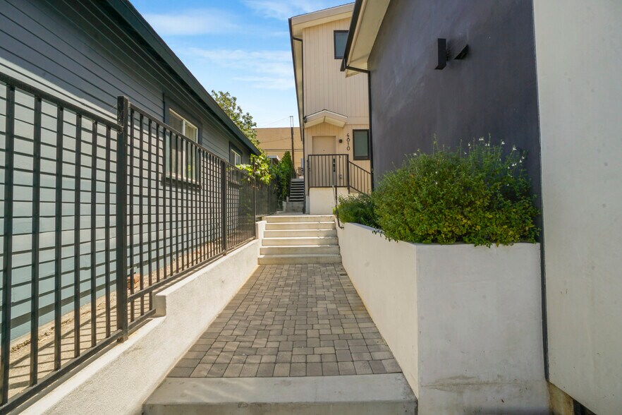 4810 Mascot St, Los Angeles, CA à vendre - Photo de l’immeuble – Image 3 sur 20