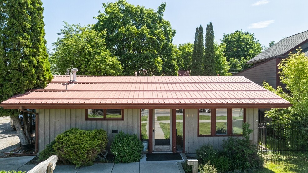 327 Spokane Ave, Whitefish, MT à vendre - Photo de l’immeuble – Image 3 sur 21