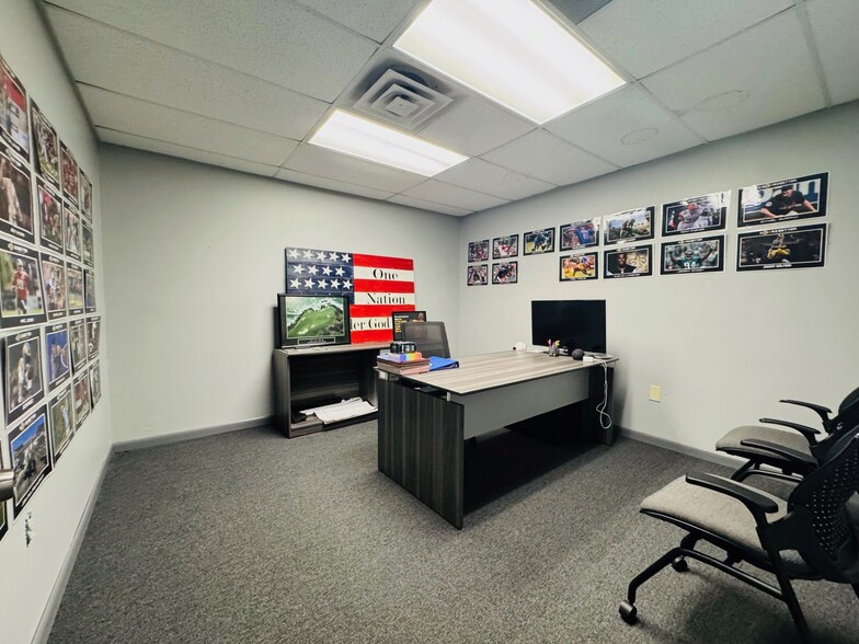 11339 E Distribution Ave, Jacksonville, FL à louer - Photo de l’immeuble – Image 3 sur 4