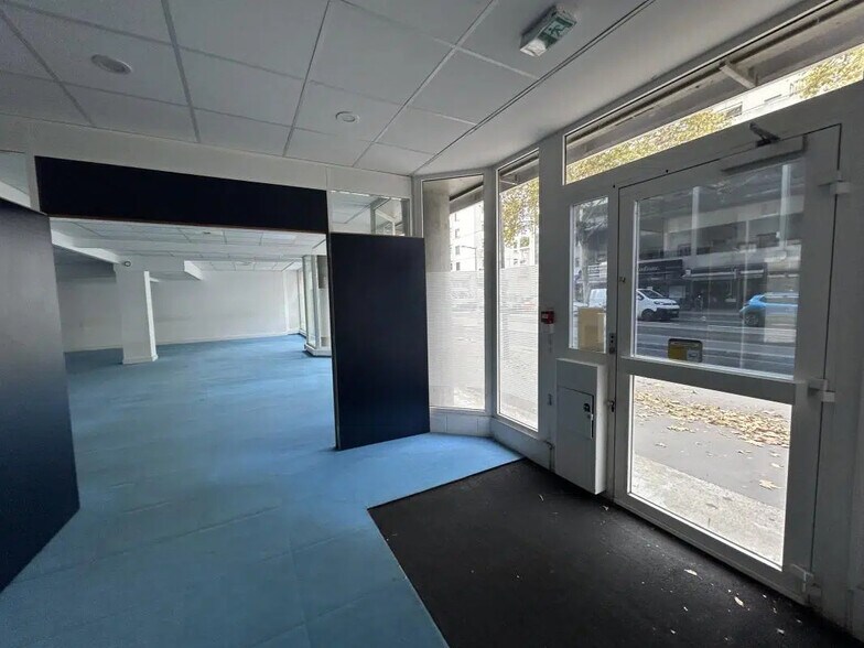 58 Avenue Debourg, Lyon à louer - Photo de l’immeuble – Image 2 sur 8