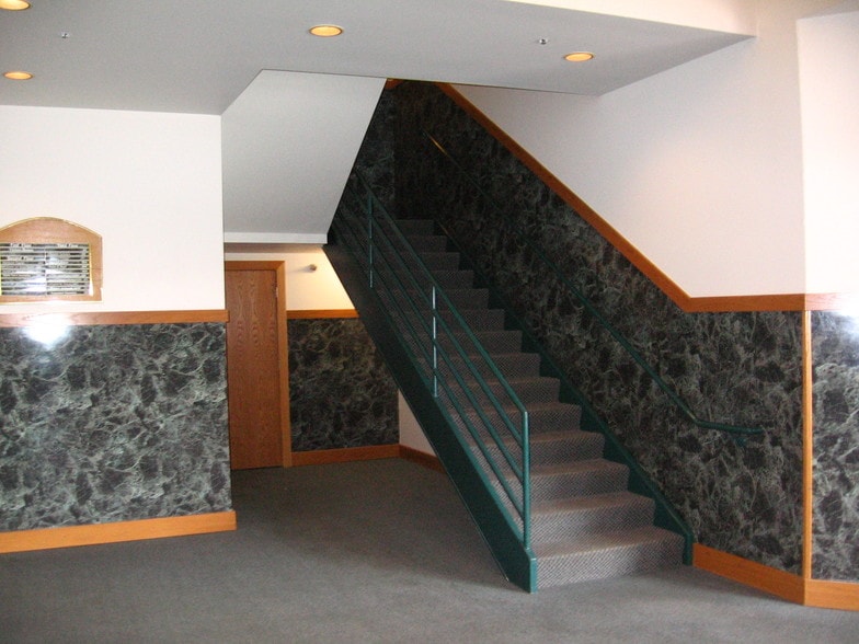 311 N 2nd St, St Charles, IL à louer - Photo intérieure – Image 3 sur 3