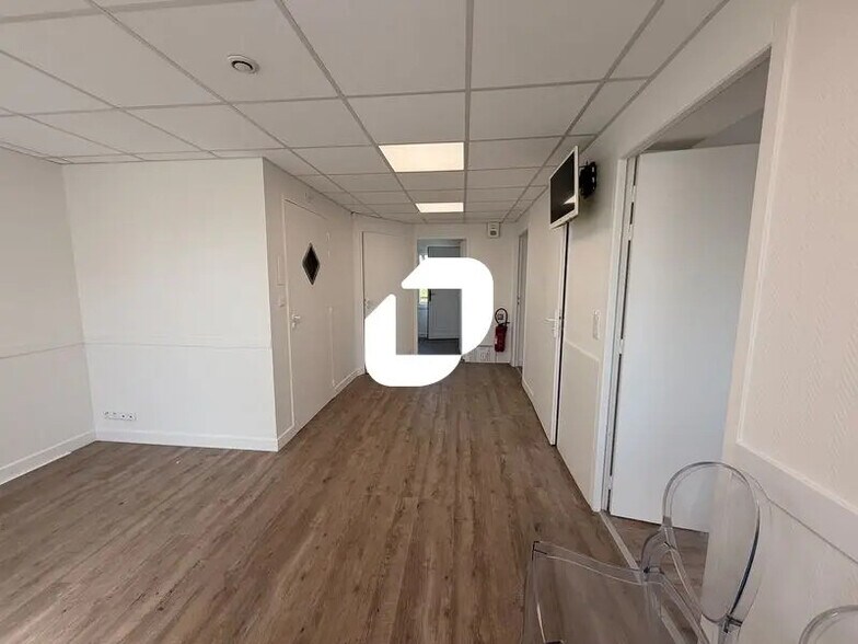 Bureau dans Bègles à louer - Photo de l’immeuble – Image 2 sur 8