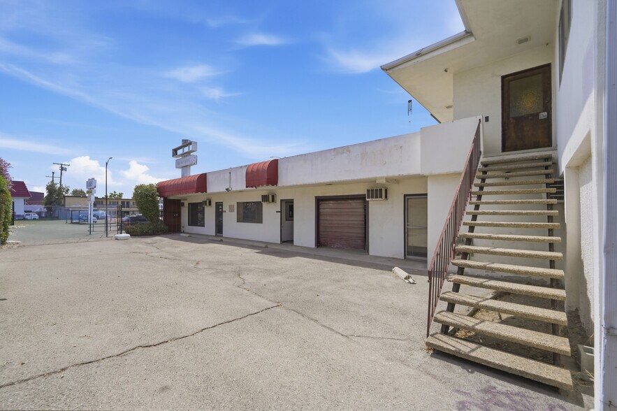 915 W Olive Ave, Burbank, CA à vendre - Photo de l’immeuble – Image 3 sur 39