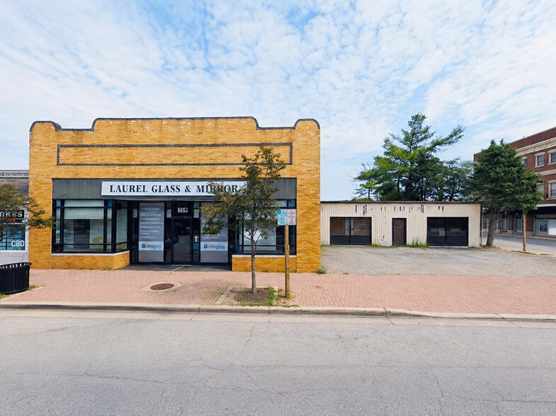 Main Street Corner portefeuille de 2 biens à vendre sur LoopNet.fr - Photo principale – Image 1 sur 4