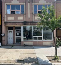 2545 Eglinton Ave W, Toronto, ON à louer Photo de l’immeuble– Image 1 sur 4