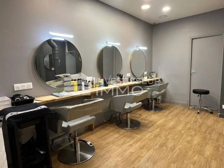 Local commercial dans Paris à vendre - Photo intérieure – Image 1 sur 5