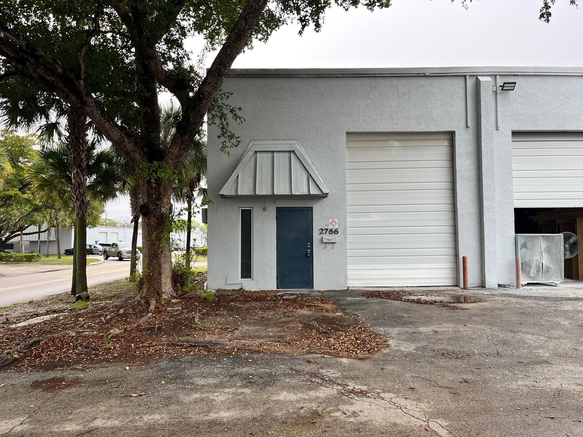 2696 NW 31st Ave, Lauderdale Lakes, FL à louer Photo de l’immeuble– Image 1 sur 7