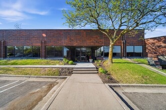 6121 Baker Rd, Minnetonka, MN à louer Photo intérieure– Image 1 sur 11