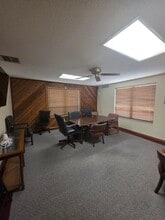 7510 Ridge Rd, Port Richey, FL à louer Photo de l’immeuble– Image 1 sur 14