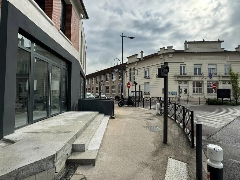 Local commercial dans Antony à vendre - Photo de l’immeuble – Image 2 sur 8