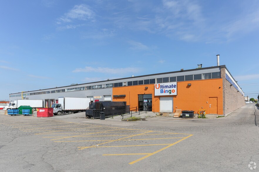 5601 Steeles Ave W, Toronto, ON à louer - Photo de l’immeuble – Image 2 sur 5
