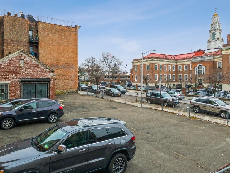 101 Stevens Ave, Mount Vernon, NY à vendre - Aérien – Image 1 sur 11