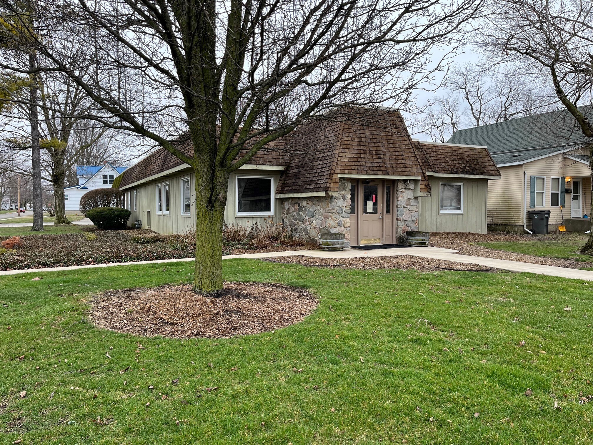 357 N Nappanee St, Nappanee, IN à vendre Photo de l’immeuble– Image 1 sur 14