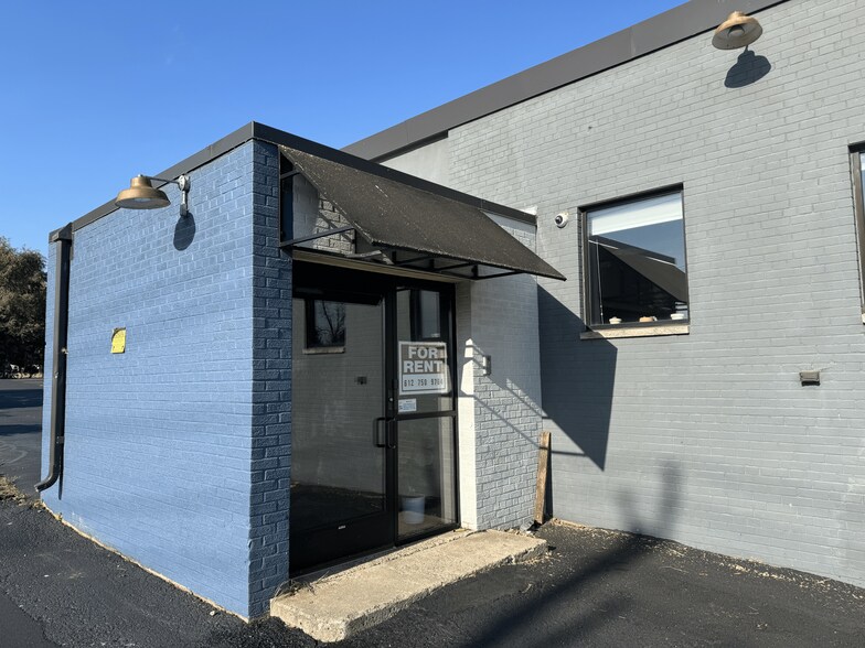 1227 S 6th St, Minneapolis, MN à louer - Photo de l’immeuble – Image 1 sur 26