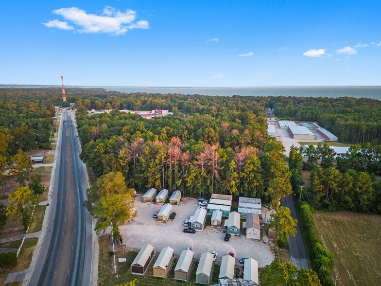 413 N FM 356, Onalaska, TX à vendre - Photo de l’immeuble – Image 1 sur 14