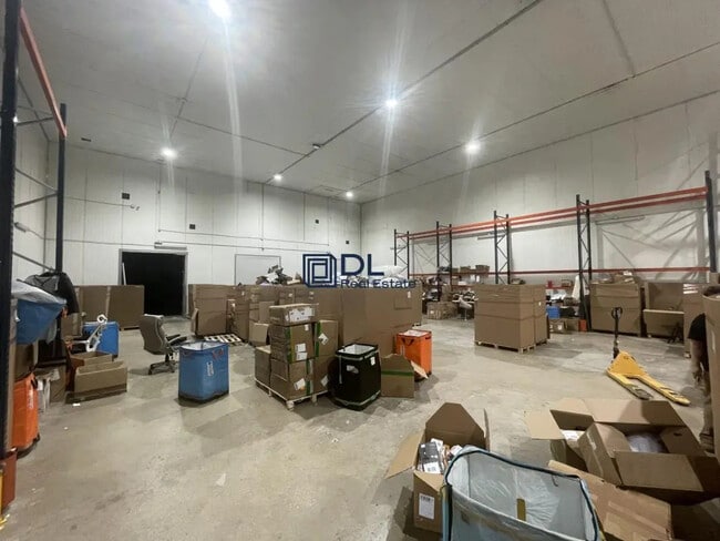 Plus de détails pour Bureau, Industriel/Logistique à louer