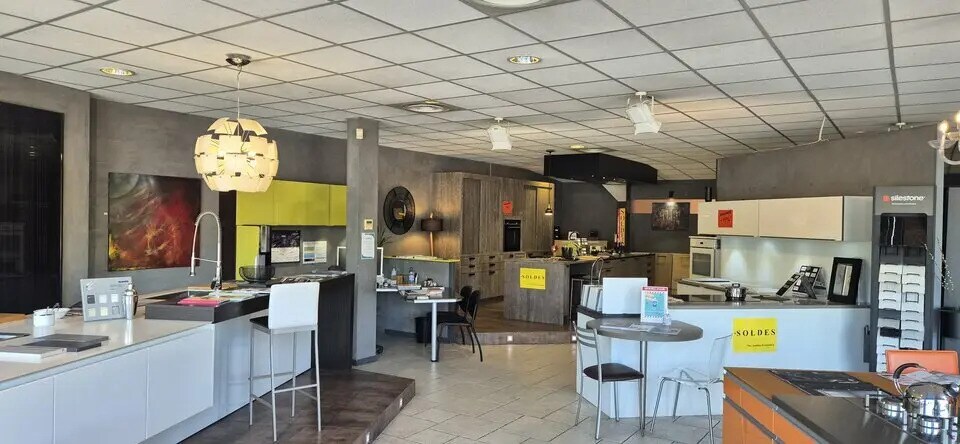 Local commercial dans Massieux à vendre - Photo de l’immeuble – Image 1 sur 5