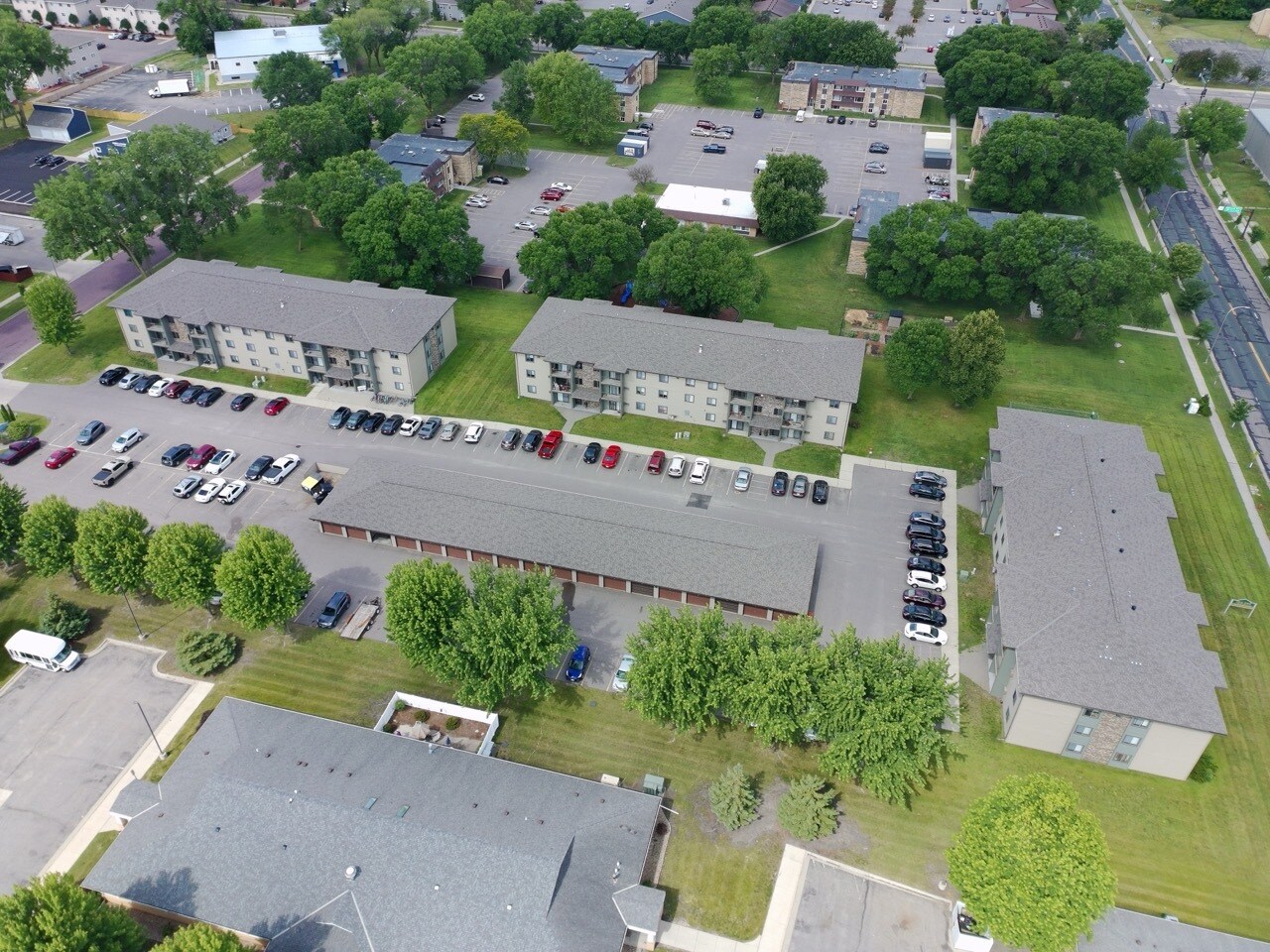 160-180 Homestead Rd, Mankato, MN à vendre Photo de l’immeuble– Image 1 sur 18