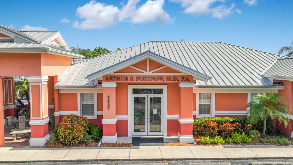 5531-5539 Marquesas Cir, Sarasota, FL à louer - Photo principale – Image 1 sur 7