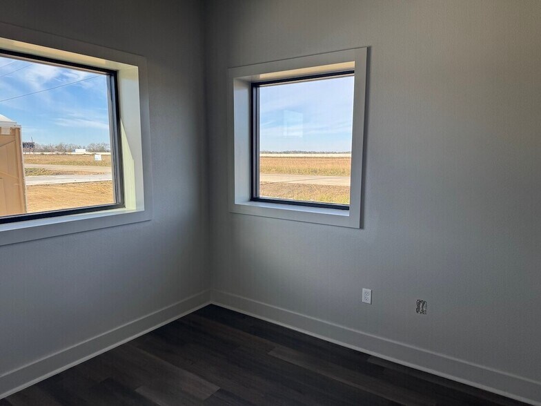 8240 Bo Alfred Pl, Beaumont, TX à louer - Photo intérieure – Image 3 sur 13