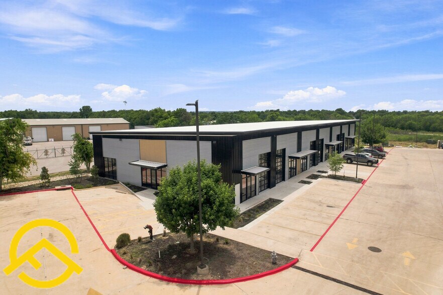300 Co Rd 199, Hutto, TX à louer - Photo de l’immeuble – Image 1 sur 39