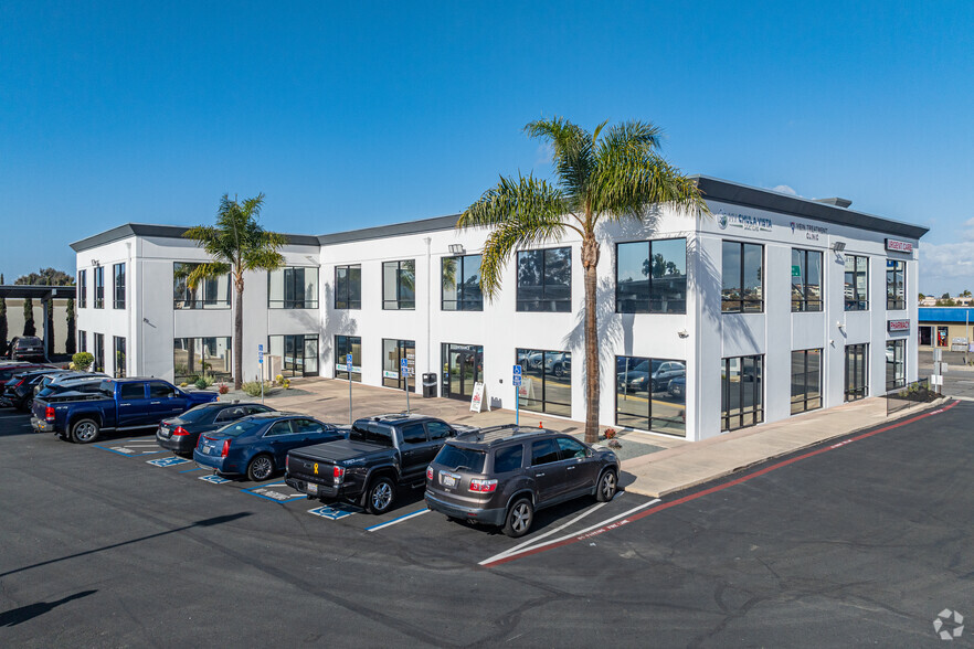 22 W 35th St, National City, CA à vendre - Photo de l’immeuble – Image 2 sur 66