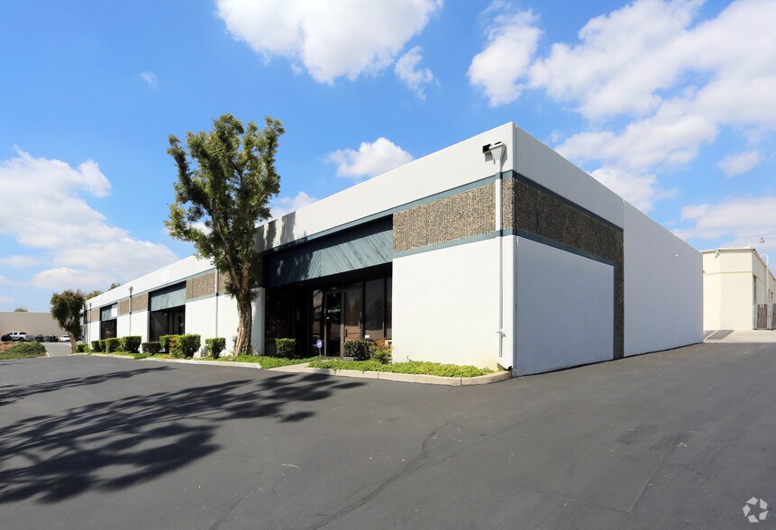 547 W Apollo St, Brea, CA à louer - Photo de l’immeuble – Image 3 sur 4