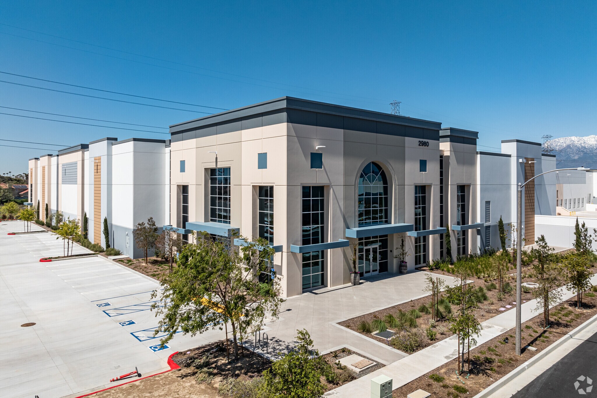 Milliken Bldg 1, Eastvale, CA à louer Photo de l’immeuble– Image 1 sur 8