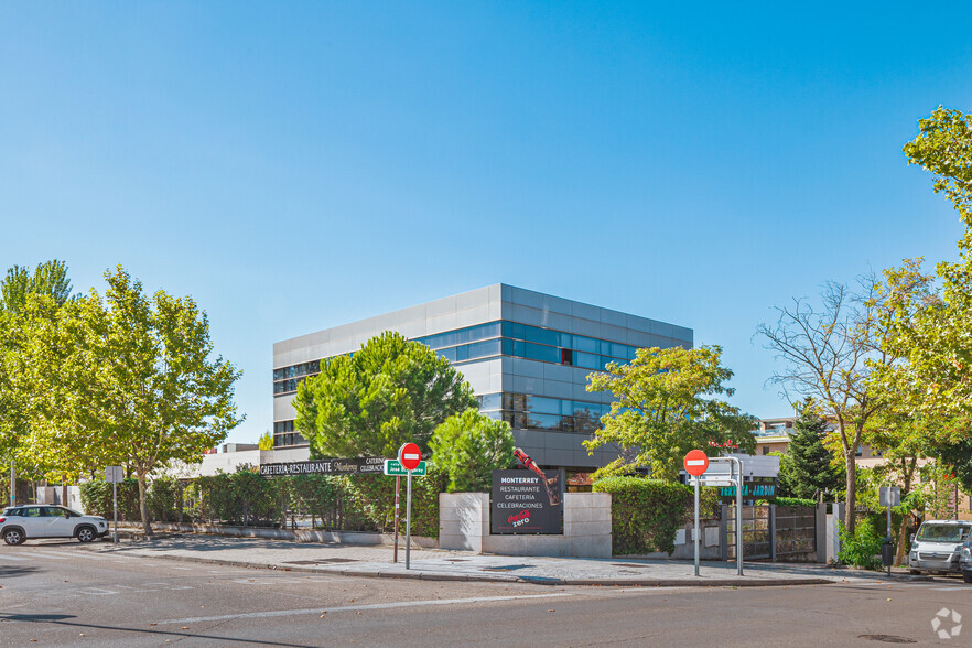 Calle Severo Ochoa, 3, Las Rozas de Madrid, Madrid à louer - Photo principale – Image 1 sur 4