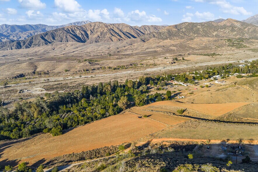 2700 Mill Creek Rd, Mentone, CA à vendre - Photo de l’immeuble – Image 3 sur 18