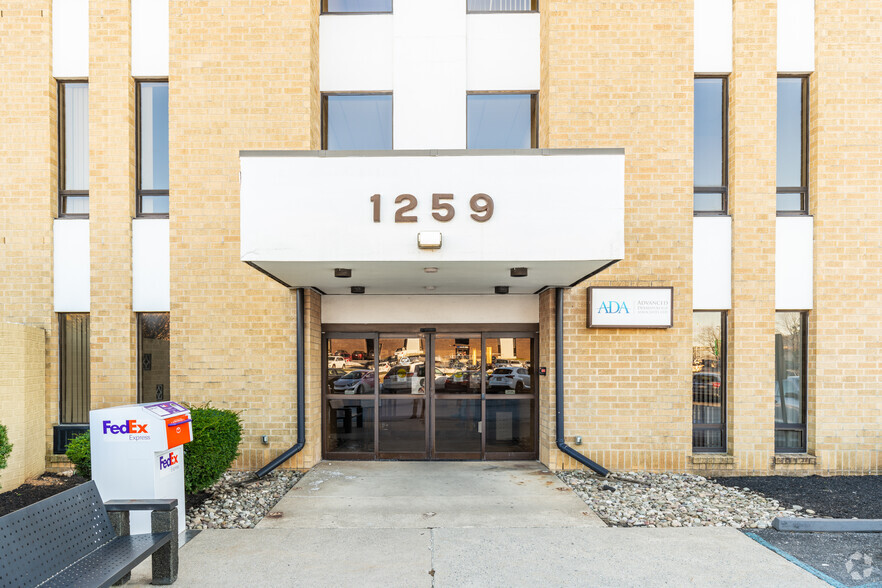 1259 S Cedar Crest Blvd, Allentown, PA à louer - Photo de l’immeuble – Image 3 sur 13