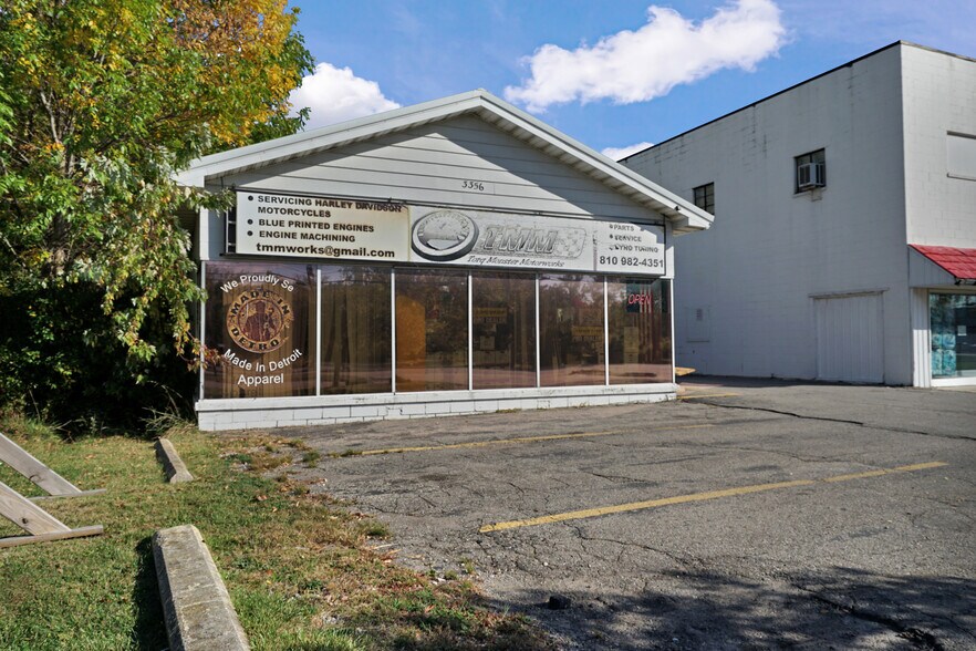 3350-3356 Lapeer Rd portefeuille de 2 biens à vendre sur LoopNet.fr - Photo de l’immeuble – Image 3 sur 9