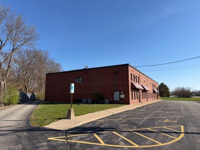 24760 W Eames St, Channahon, IL à louer - Photo de l’immeuble – Image 2 sur 15