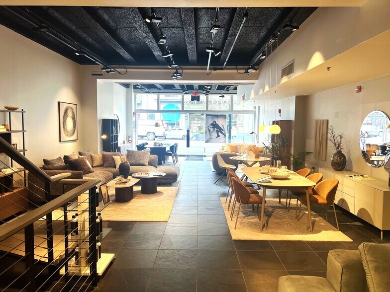 3342 M St NW, Washington, DC à vendre - Photo de l’immeuble – Image 3 sur 20