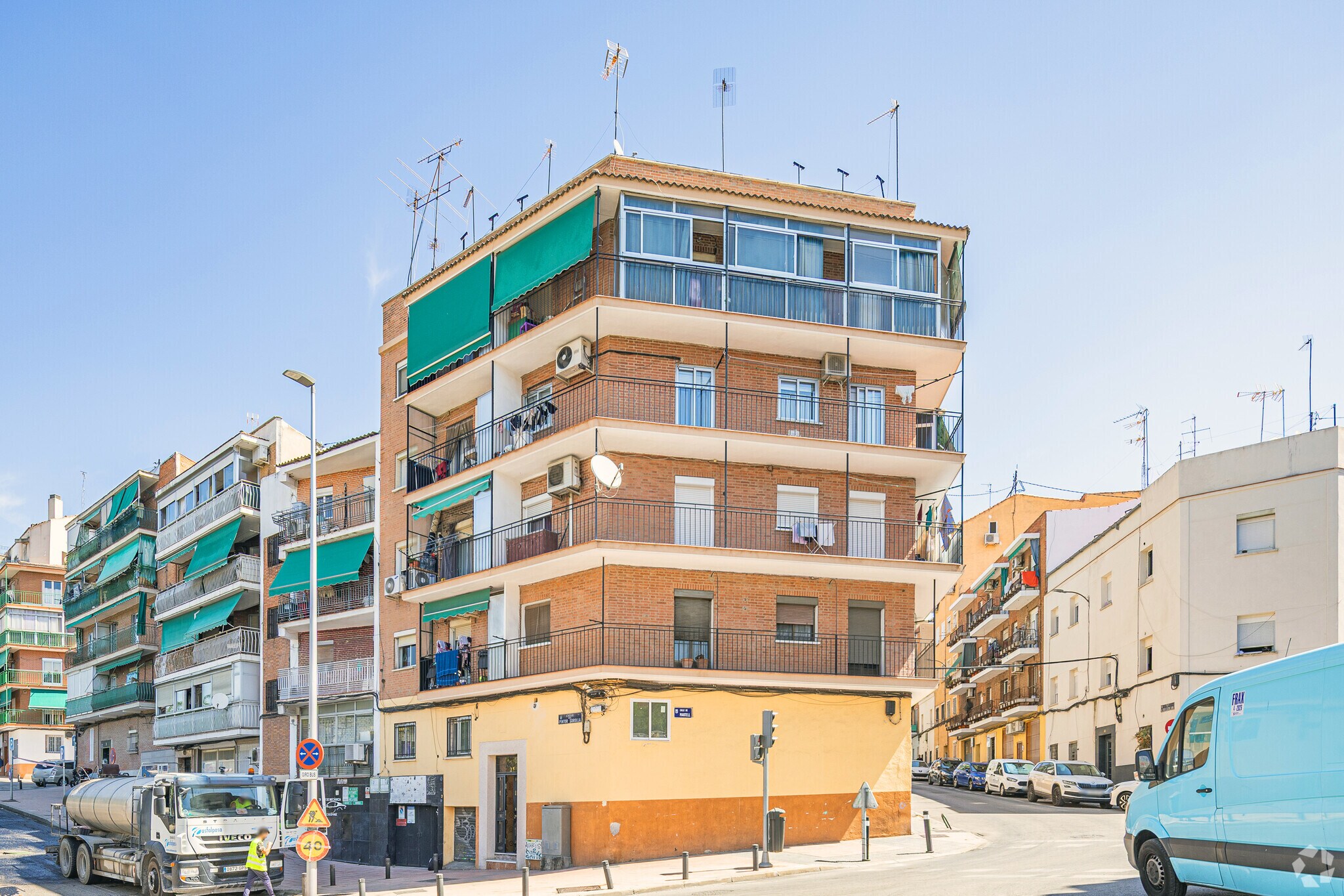 Immeuble residentiel dans Madrid, Madrid à vendre Photo principale– Image 1 sur 2