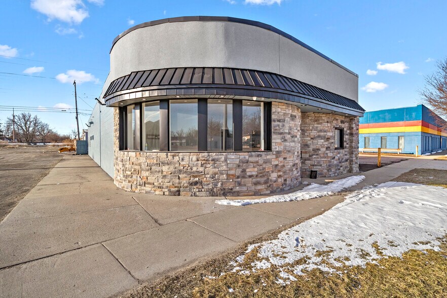 32413 Michigan Ave, Wayne, MI à vendre - Photo de l’immeuble – Image 3 sur 51