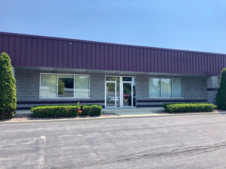 2111 Northwinds Dr, Dyer, IN à louer - Photo de l’immeuble – Image 1 sur 9