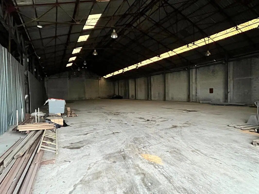 Industriel/Logistique dans Yzeure à vendre Photo de l’immeuble– Image 1 sur 4