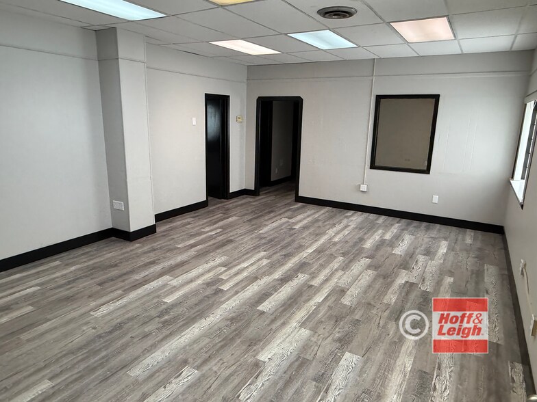 2801 Hamilton Ave, Cleveland, OH à louer - Photo de l’immeuble – Image 3 sur 8